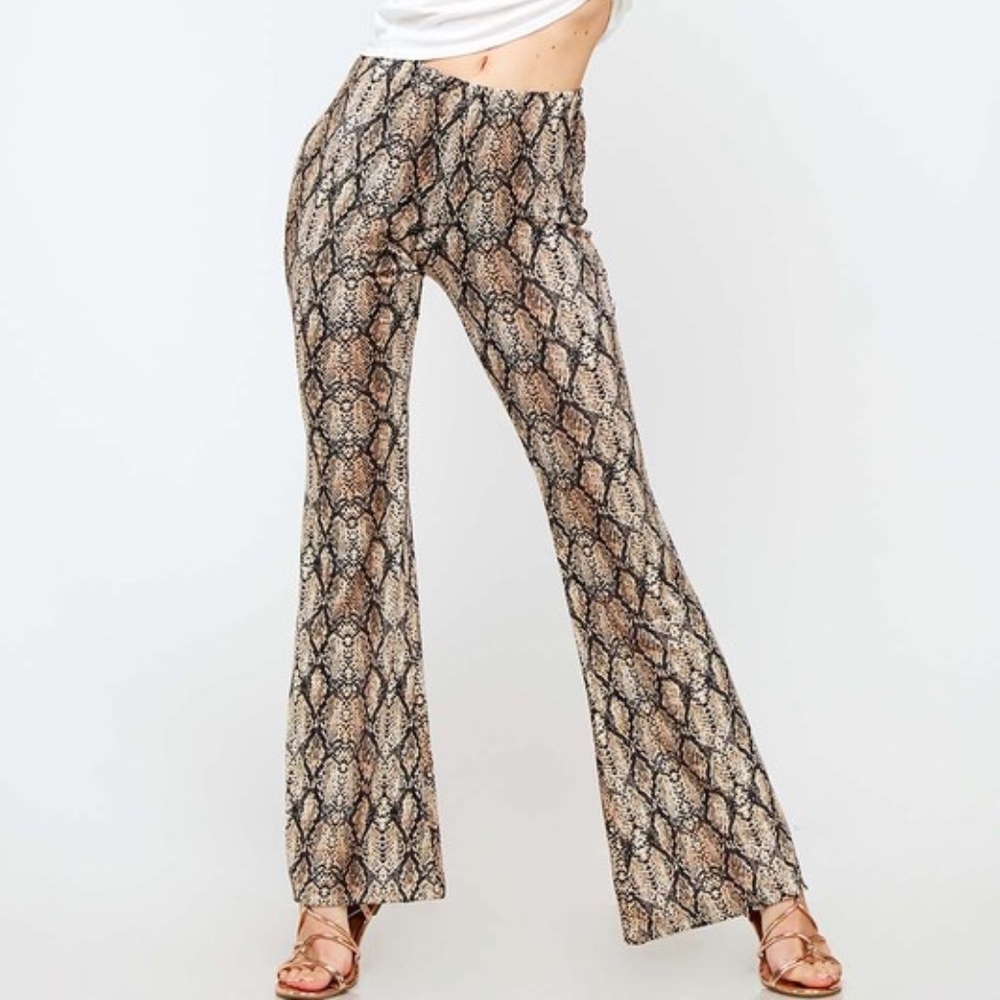 High Waisted Snake Skin Printed Pants - Picture 4 of 8